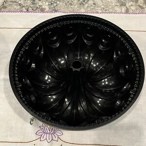 Nordic Ware 9” Bundt Pan